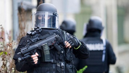 Nước Pháp tăng cường an ninh bảo vệ người dân trước lời đe dọa tấn công của khủng bố Al Qaeda