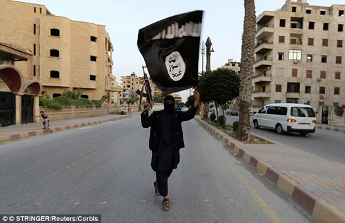 Bức tranh mô tả hình ảnh một tay súng giương cao ngọn cờ của khủng bố IS