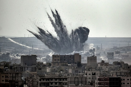 Bom Mỹ dội xuống mục tiêu của khủng bố IS ở thị trấn Kobani