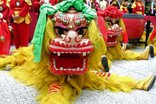 Múa lân là tiết mục đặc sắc trong các lễ hội Tết nguyên đán của người Hoa ở Singapore