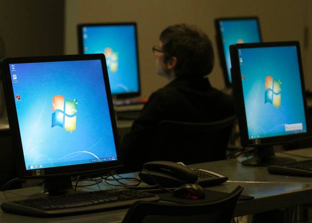 Hãng Microsoft đã ngừng cung cấp bản quyền hệ điều hành Windows 7 cho các hãng sản xuất máy tính
