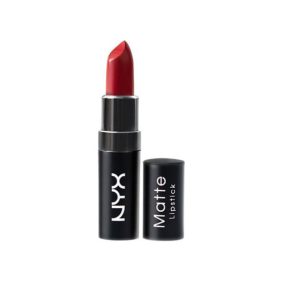 Son NYX matte in Perfect Red là một loại mỹ phẩm giá rẻ cho đôi môi thêm quyến rũ