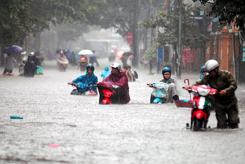 Theo tin mới nhất về bão số 3, nhiều tuyến đường của Thủ đô Hà Nội có thể bị ngập nặng do bão Kalmegie gây mưa lớn. 