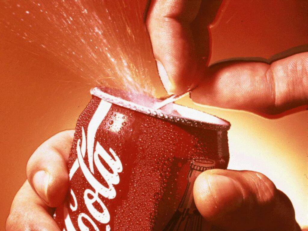 Nồng độ axit trong dạ dày cũng tăng cao do sử dụng Coca - Cola