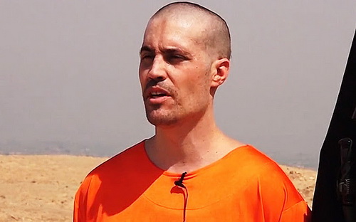 Cảnh nhà báo Mỹ James Foley bị nhà nước Hồi giáo cực đoan IS cắt cổ