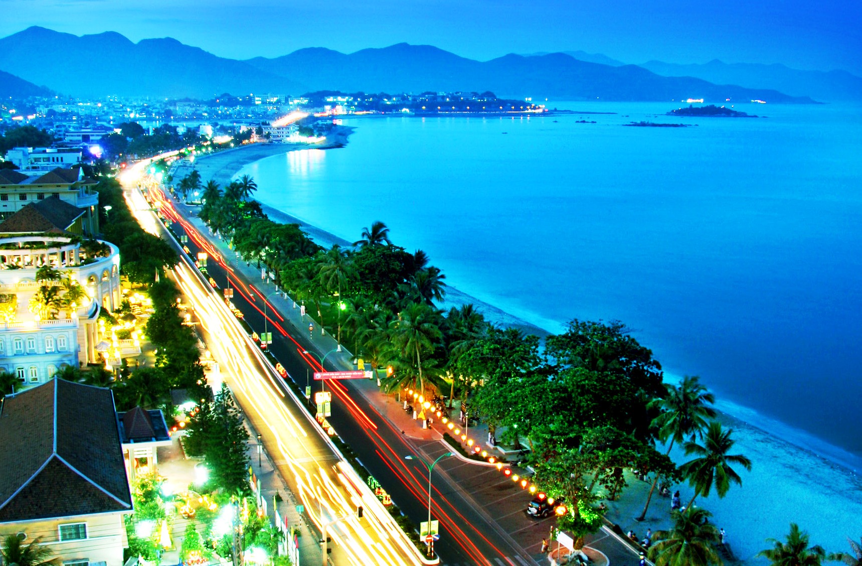 Nha Trang, Quy Nhơn cũng là những điểm đến hấp dẫn khi du lịch tết