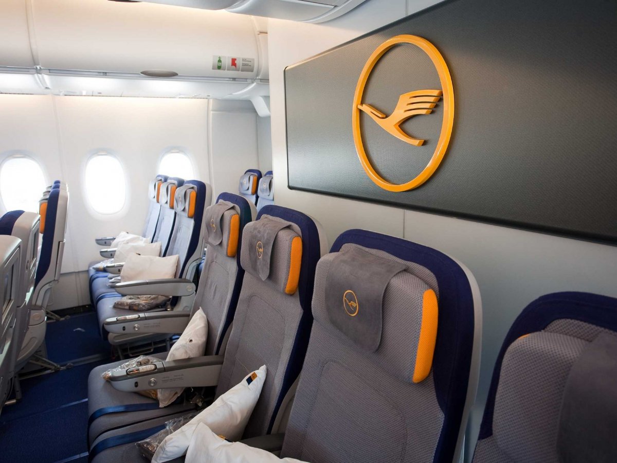 Hãng hàng không Lufthansa Airlines là hãng hàng không lớn nhất tại Đức và lớn thứ hai châu Âu