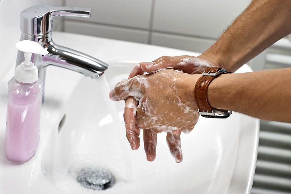 Hóa chất trong nước rửa tay có thể gây rối loạn nội tiết