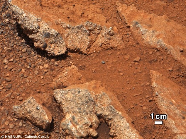 Các đặc điểm địa lý gợi ý về khả năng nước trên Sao Hỏa đã từng tồn tại 