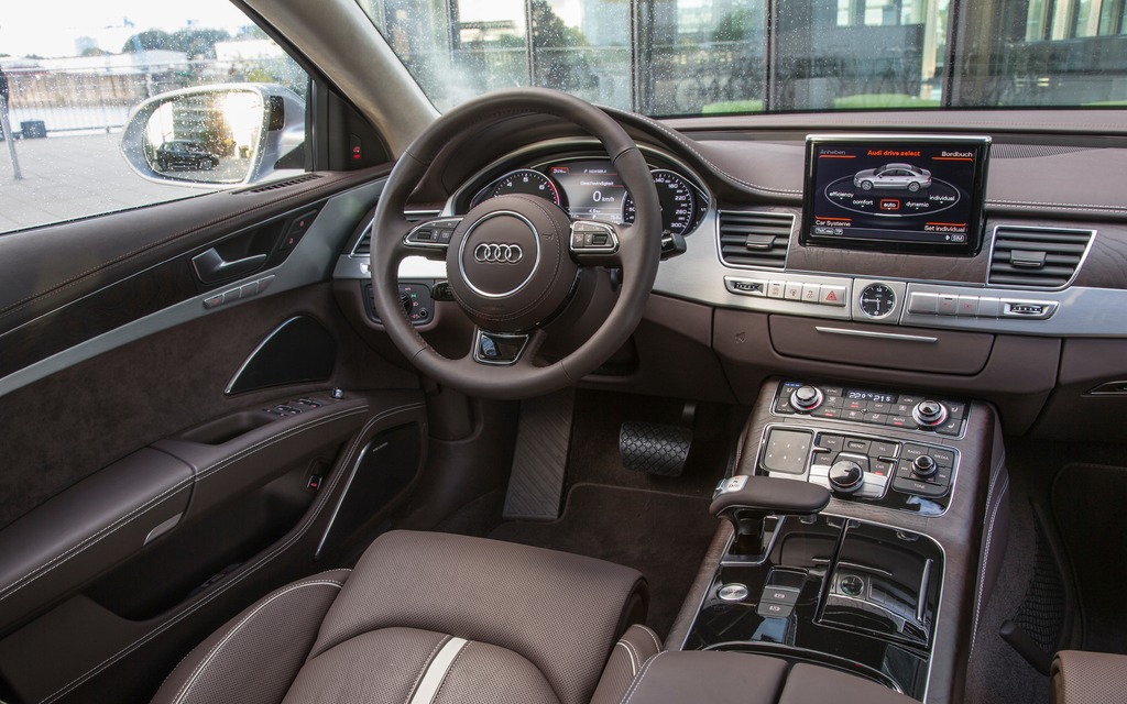 Xe Audi S8 sẽ tiếp tục sử dụng cùng loại động cơ 4 lít V8 tăng áp turbin kép