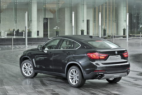 Ô tô BMW X6 mới sử dụng động cơ dầu xDrive30d dung tích 3,0 lít