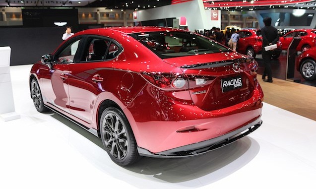 Ô tô Mazda 3 Racing Series được phát triển lên từ bản động cơ 2.0 lít SKYACTIV