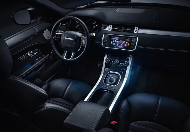 Ô tô Range Rover Evoque mới sử dụng nhiều vật liệu mềm hơn nhằm đem đến cảm giác cao cấp trong nội thất