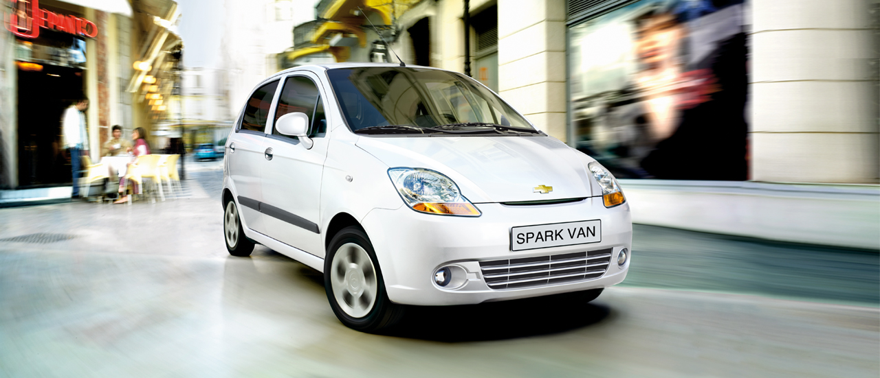Ô tô giá rẻ Chevrolet Spark Van kiểu dáng trẻ trung bắt mắt và trang thiết bị trên xe khá đầy đủ