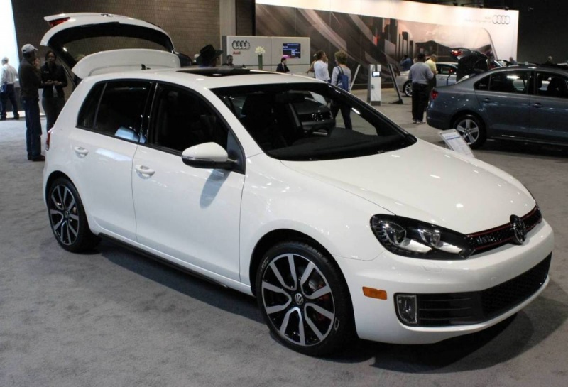 2012 Volkswagen GTI là một mẫu ô tô thể thao giá rẻ 'hot' trong thị trường Châu Âu
