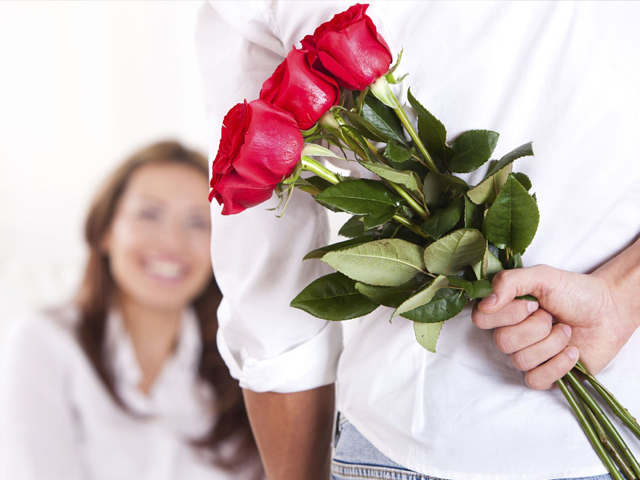 Hoa tươi là món quà tặng Valentine được cánh mày râu lựa chọn nhiều