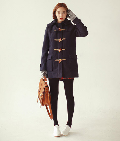 Áo khoác khuy gỗ là một món đồ tiếp tục gây sốt trong xu hướng quần áo mùa đông 2014