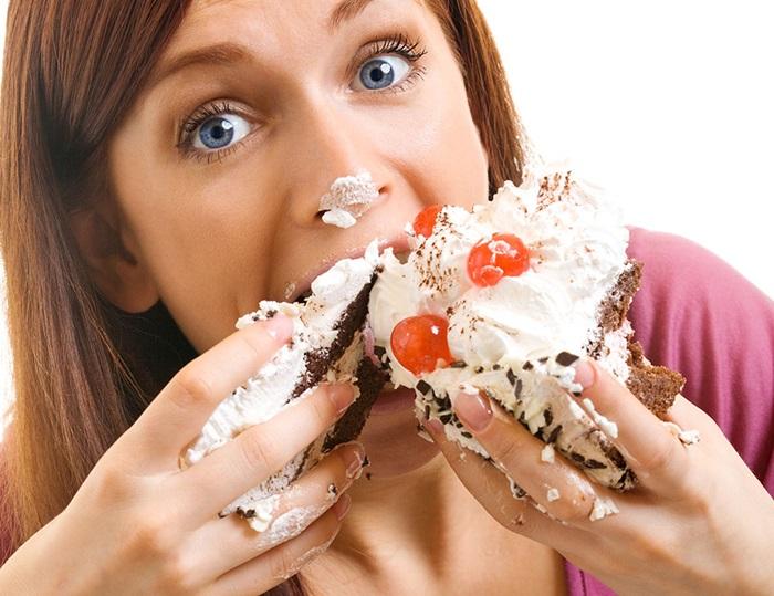 Sai lầm trong ăn uống khi dùng quá nhiều đồ ngọt rất nguy hiểm