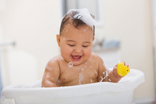 Dầu gội, sữa tắm cho trẻ vẫn có thể chứa chất gây un thư nguy hiểm