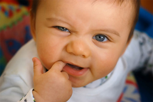 Gel làm giảm đau răng cho trẻ cũng có thể gây hại cho bé