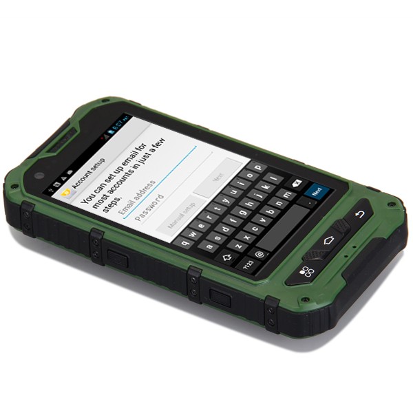 Một trong những mẫu smartphone giá rẻ có khả năng chống nước tốt là Land Rover A8 3G 