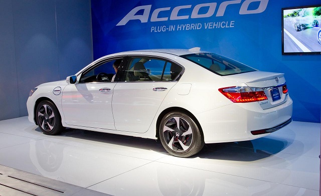 Honda Accord vẫn trung thành theo phong cách pha trộn giữa tính thể thao và sang trọng.