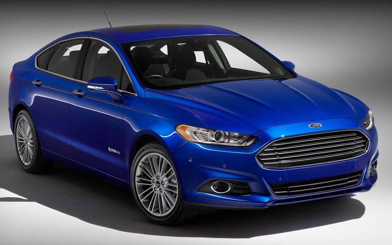 Khi so sánh ô tô, Ford Fusion 2016 có thiết kế hiện đại không kém đối thủ