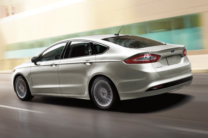 Ford Fusion 2016 có nhiều thay đổi trong trang bị động cơ