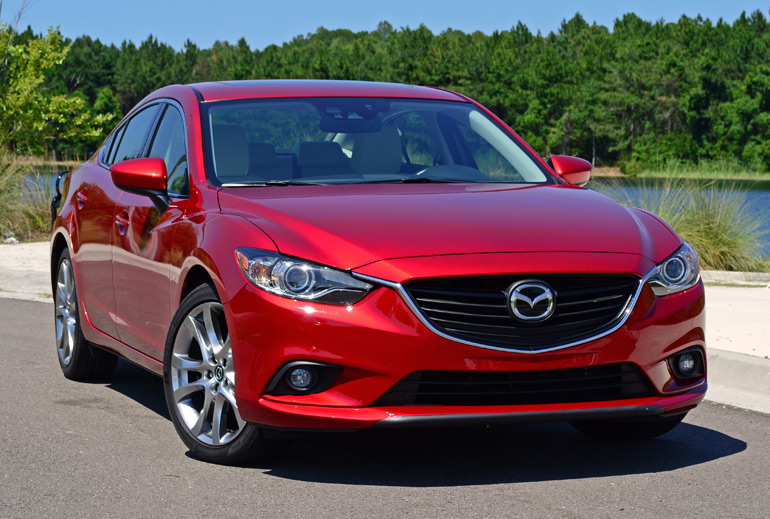 Ngoại thất của Mazda6 2015 có một số thay đổi góc cạnh hơn