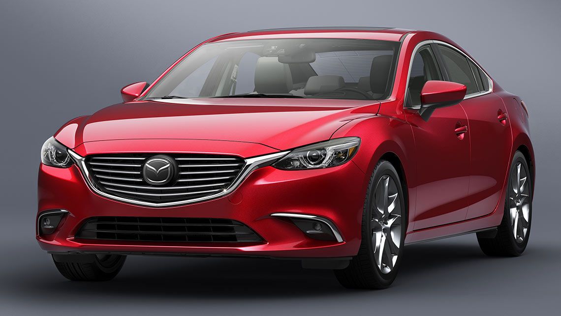 Mazda6 2015 có một số thay đổi như cụm đèn pha được thiết kế lại 