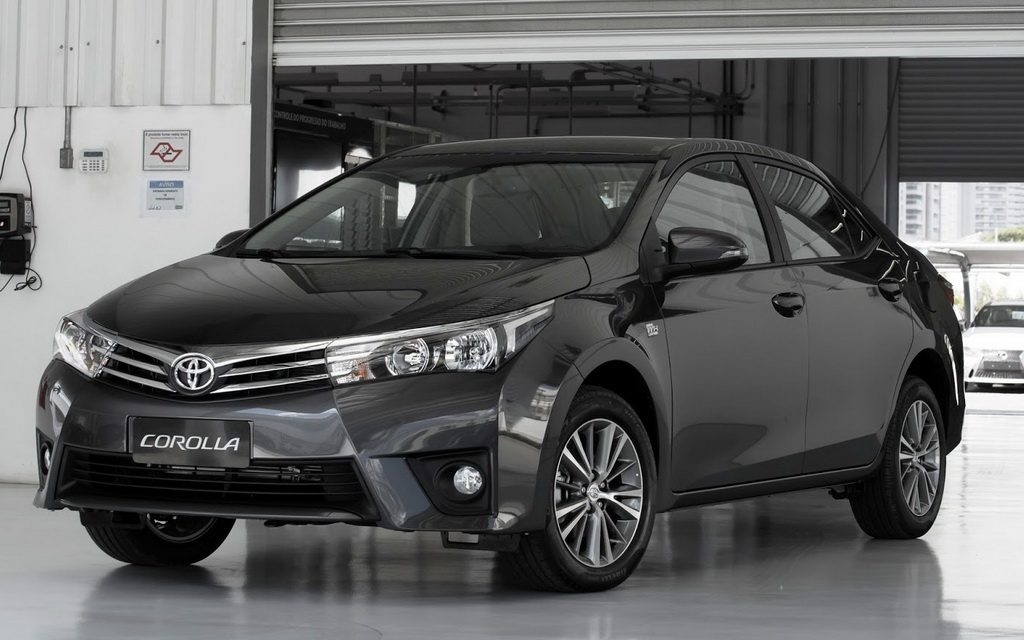 Toyota Corolla Altis có triết lý thiết kế mới mẻ, với những đường nét sắc cạnh 