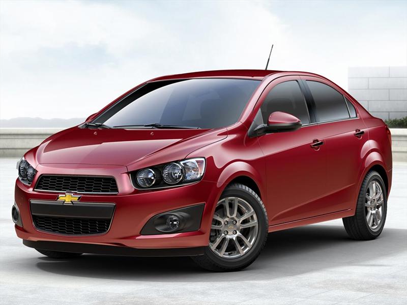 Chevrolet Sonic 2015 mang các thiết kế khá mạnh mẽ
