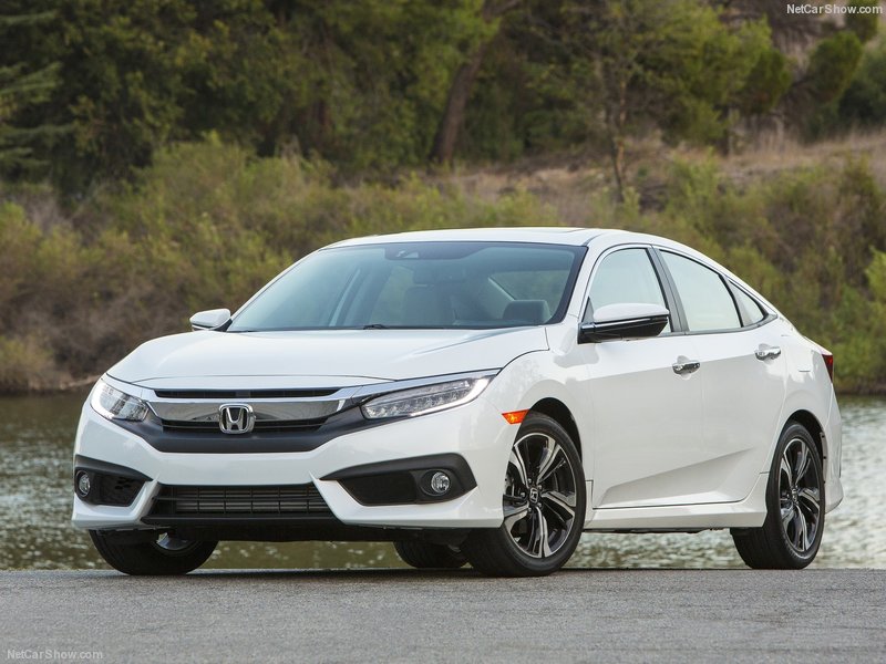 Khi so sánh ô tô, thiết kế của Honda Civic 2016 thể thao hơn đối thủ