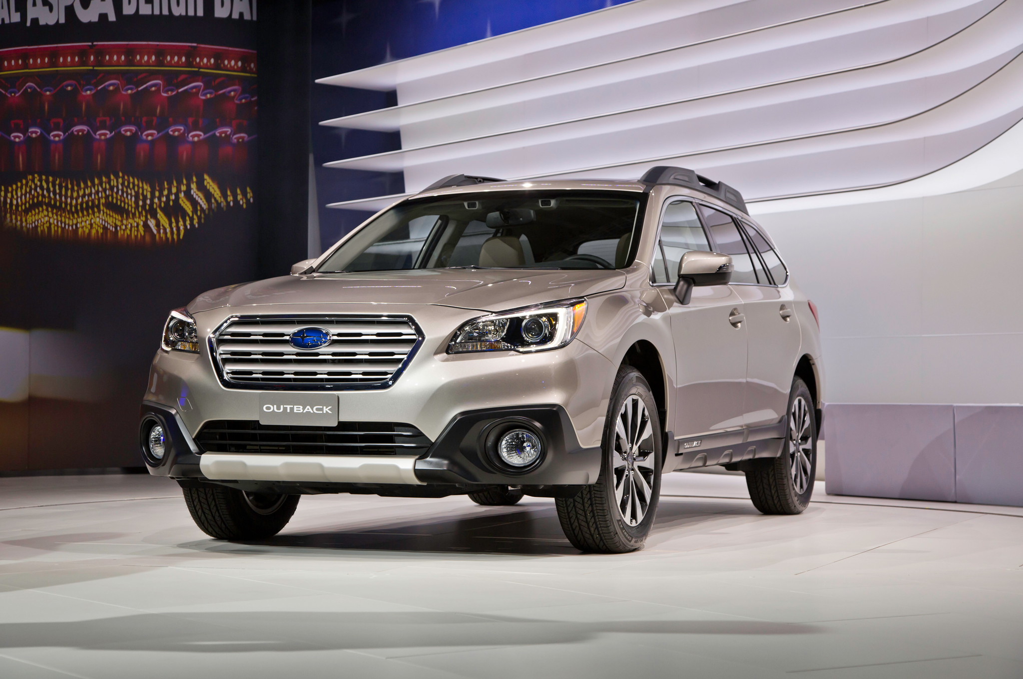 Subaru Outback 2015 tạo cảm giác mới mẻ bằng kích thước thay đổi