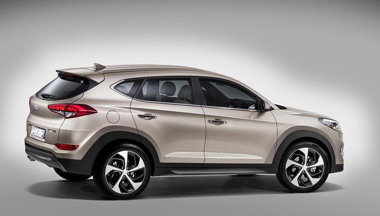 Hyundai Tucson 2016 sử dụng động cơ 2 lít bốn xi-lanh phun xăng 