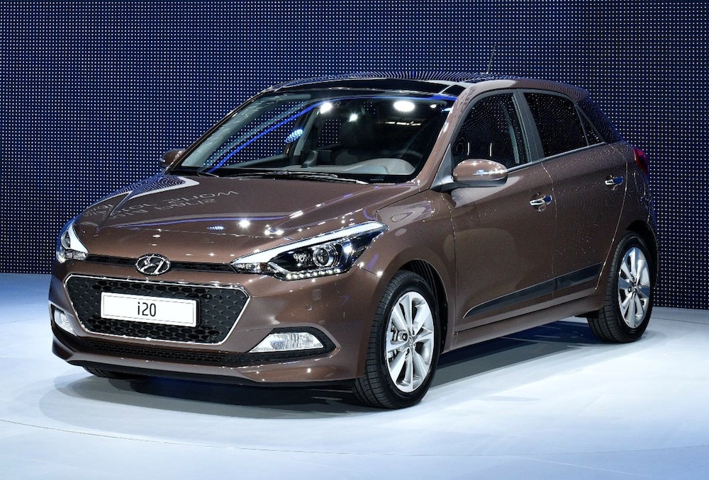 Hyundai i20 2015 có ngoại hình giống một mẫu xe hatchback lai SUV