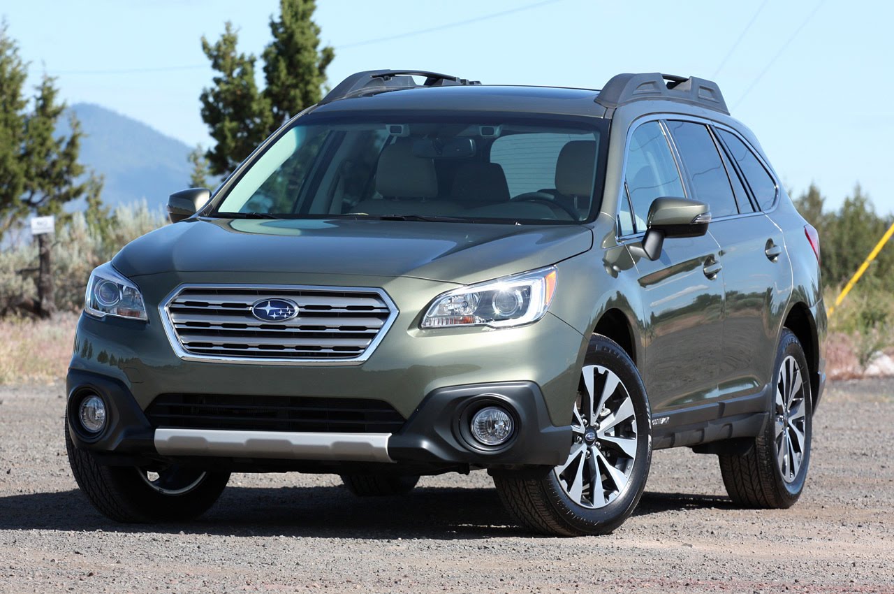 Subaru Outback 2015 có phần đầu xe sở hữu những đường nét thiết kế hoàn toàn mới