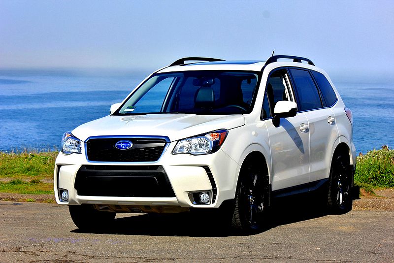 Subaru Forester 2015 nội thất nâng cấp, khoang lái rộng