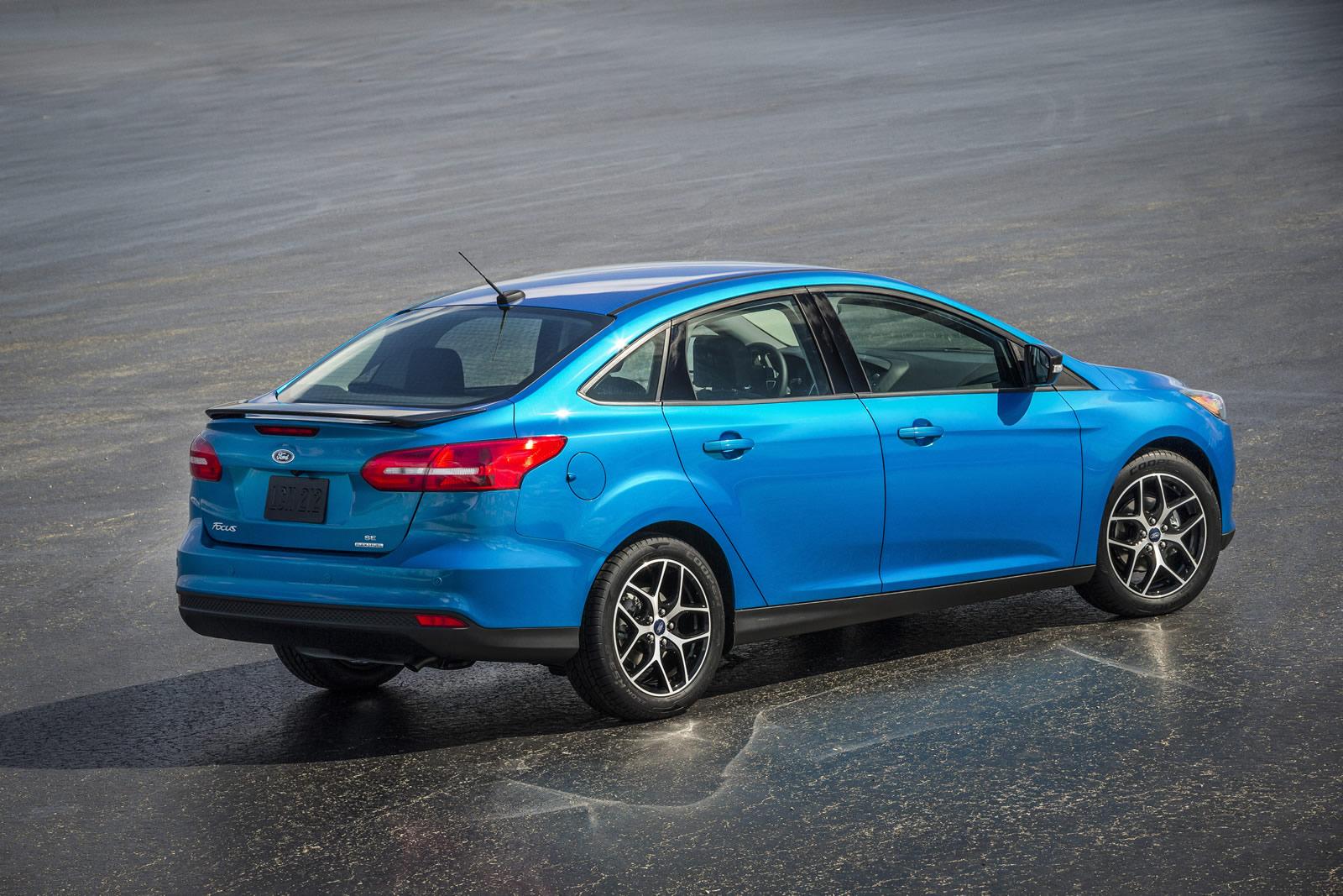 Ford Focus 2015 lần đầu tiên sẽ có gói tùy chọn SE Sport Package, với hệ thống treo cứng hơn
