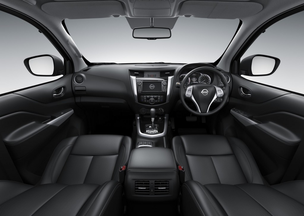 Nissan Navara mới được chú trọng các tính năng an toàn như hệ thống ổn định thân xe