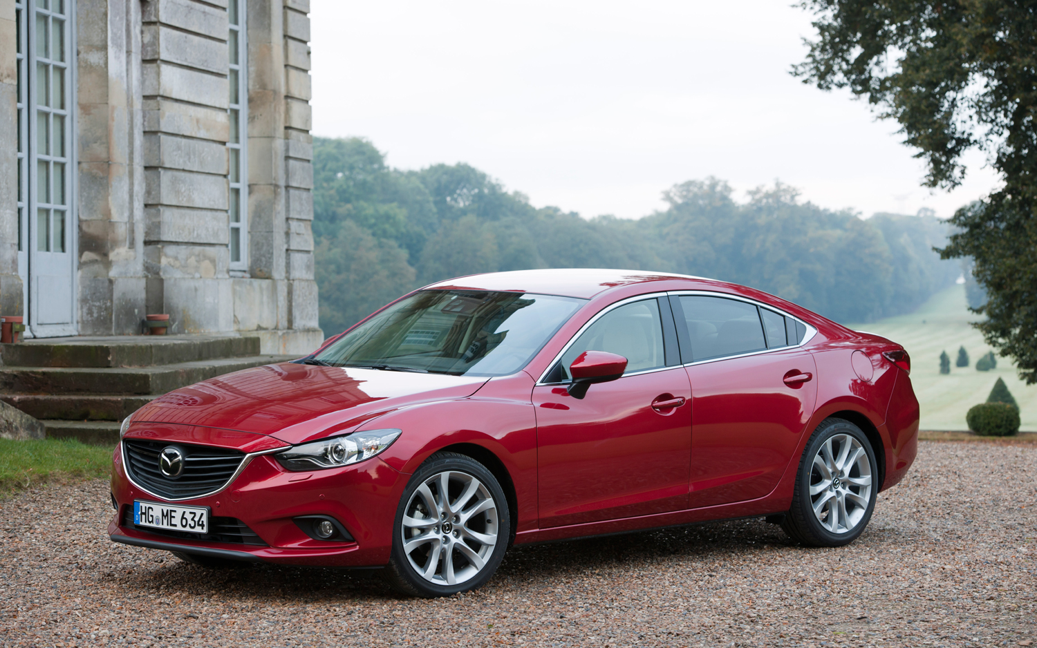 Động cơ 4 xi-lanh của Mazda 6 mang đến hiệu suất mạnh mẽ