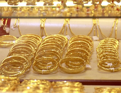 Tin kinh tế tài chính hôm nay cho thấy vàng trong nước đứng giá vào đầu tuần