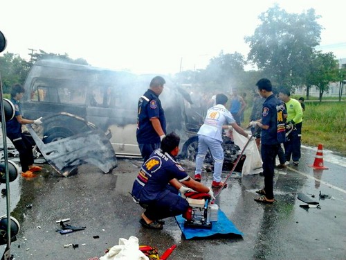 tai nạn thảm khốc khiến 12 người Việt Nam thiệt mạng 