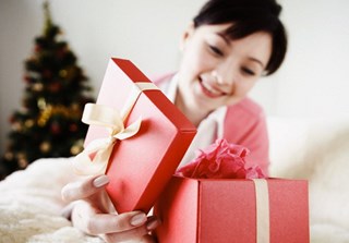 Cần lưu ý khi tặng quà Tết để tránh hiểu lầm với người nhận quà
