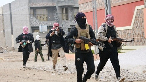 Khủng bố IS tuần tra thành phố Falluja phía tây Baghdad, Iraq