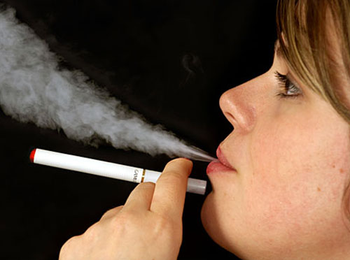 Thuốc lá điện tử cũng khiến nhiều người không bỏ được thuốc lá