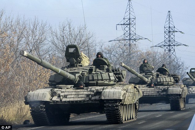 Tình hình Ukraine thêm phức tạp sau khi Nga bị cáo buộc đưa quân lính và vũ khí quân sự vào Ukraine