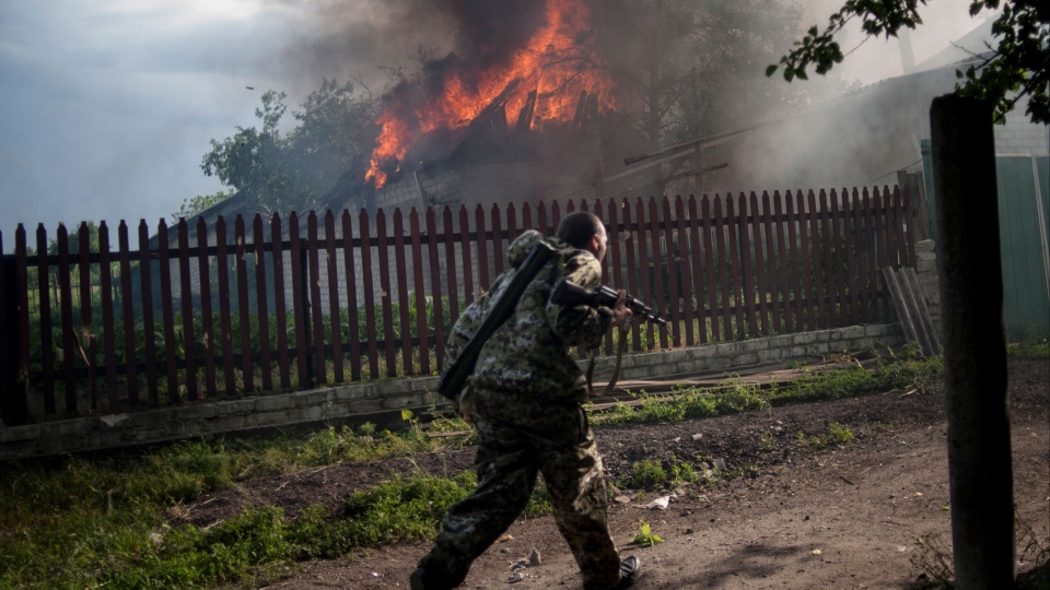 Tình hình Ukraine chưa hề giảm nhiệt bất chấp hiệu lực của thỏa thuận ngừng bắn ngày 5/9