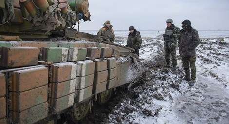 Tình hình Ukraine: Thỏa thuận ngừng bắn ở miền Đông Ukraine liên tục bị vi phạm đầu năm 2015