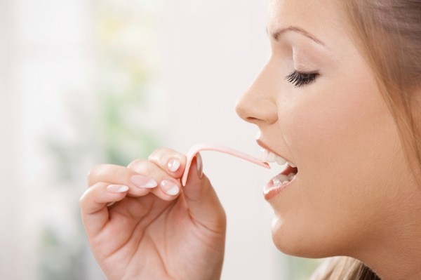Nhai kẹo cao su là giải pháp trị hôi miệng tức thời